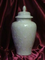 Venus cremation or pet urns